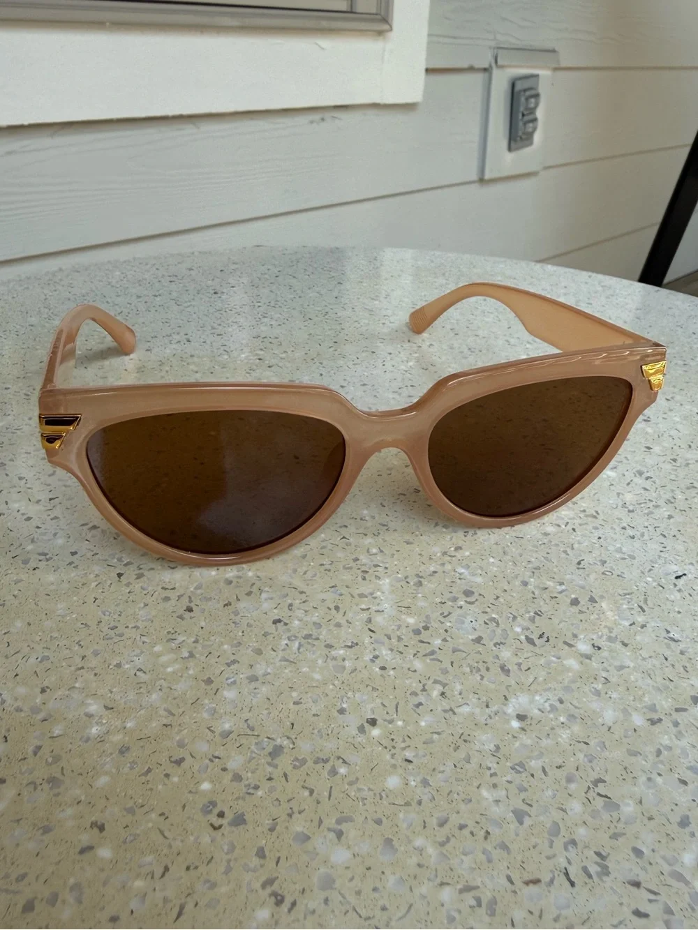 N/A stylish beige